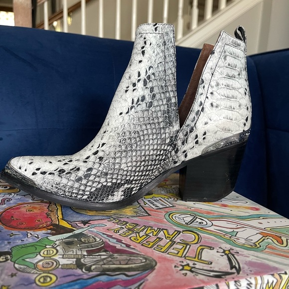 Jeffrey Campbell Cromwell snakeskin boot - Picture 3 of 12